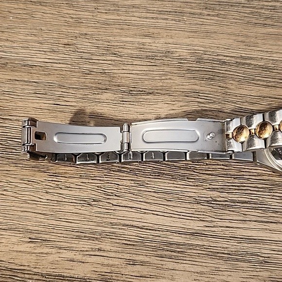Fossil Women\'s Stainless Steel with and Silver & Goldtone Clasp Link Band Watch